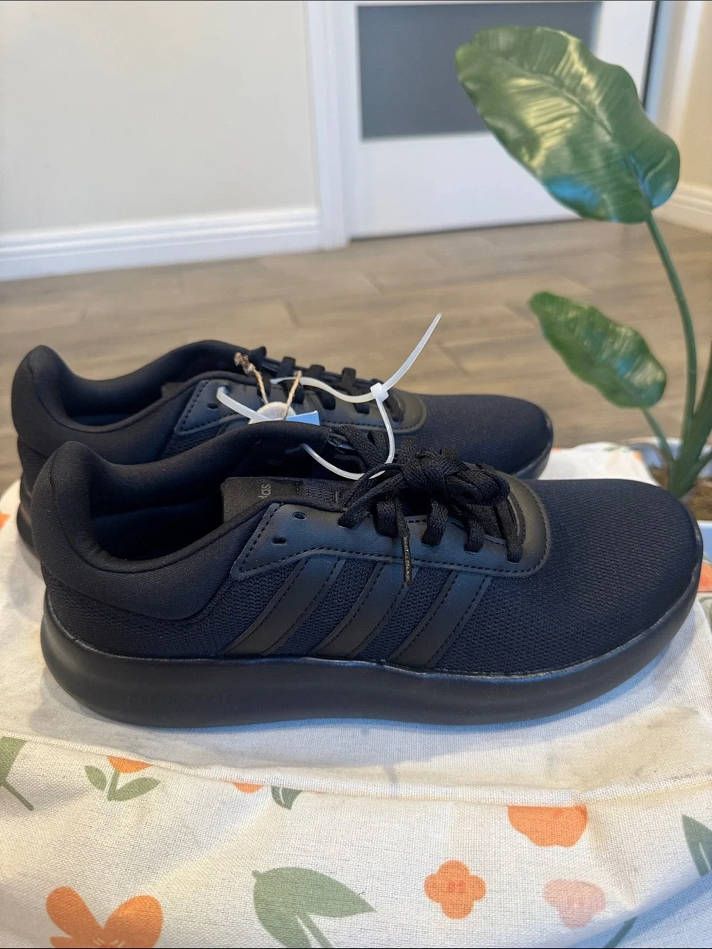 🖤adidas Lite Racer 4.0